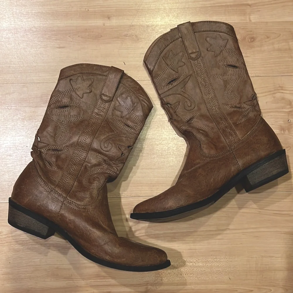 Coconuts Dusty tan color - cut out - distressed cowboy boots. Size 6 - Picture 1 of 5
